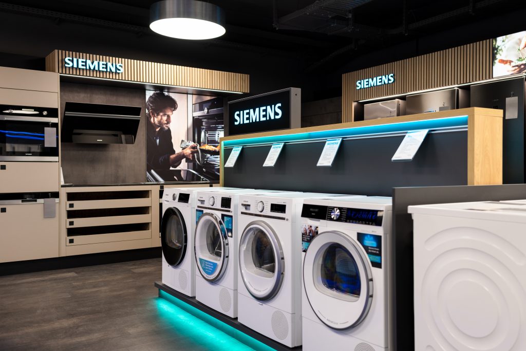 Fachhandel Haushaltsgeräte Siemens mit Waschmsachine, Wäschetrockner, Spülmaschine und Elektroherd